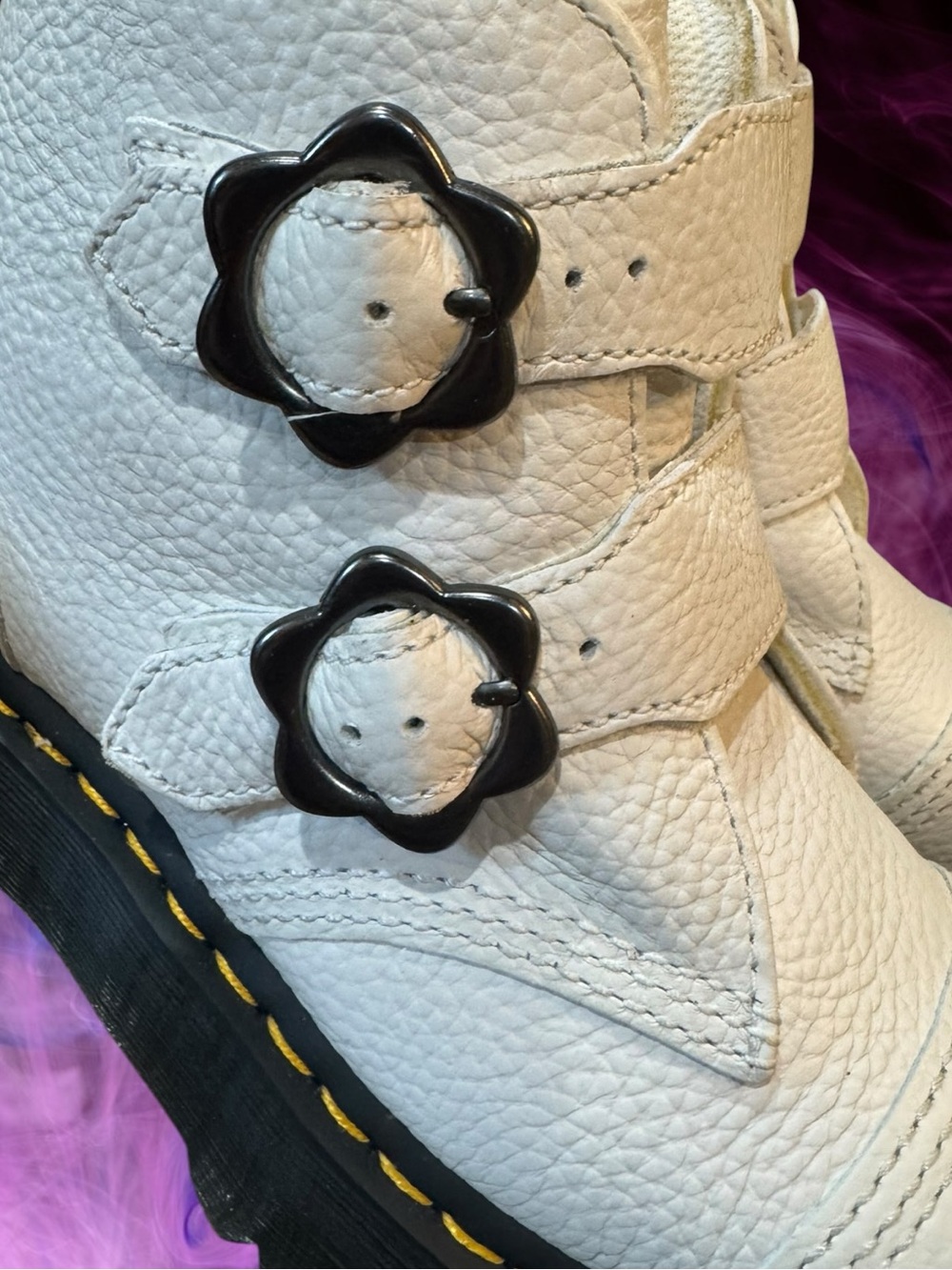 Dr. Martens Devon Flower Buckle White Pebbled Leather Platform Boots Sz 9 NEW - Picture 13 of 16